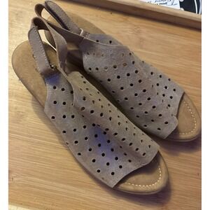 Comfortiva Pillowtop Tan/Gold Shimmer Low Heel‎ Leather Sandals, Size 8.5